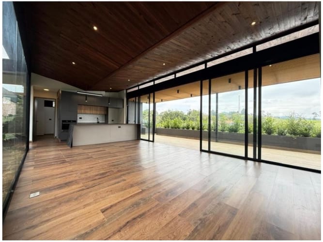 Casa de 3 alcobas en venta en Las Palmas, Envigado, 331 m² · foto 3 de 22