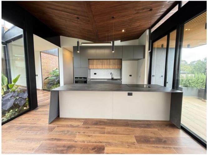 Casa de 3 alcobas en venta en Las Palmas, Envigado, 331 m² · foto 6 de 22