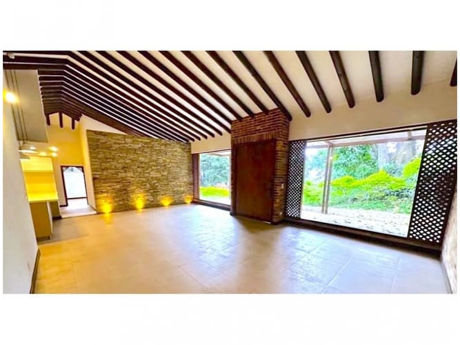 Casa en venta en Loma De Las Brujas, Envigado · foto 3 de 19