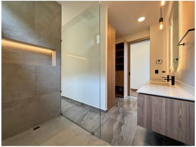 Casa de 3 alcobas en venta en Las Palmas, Envigado, 331 m² · foto 13 de 22