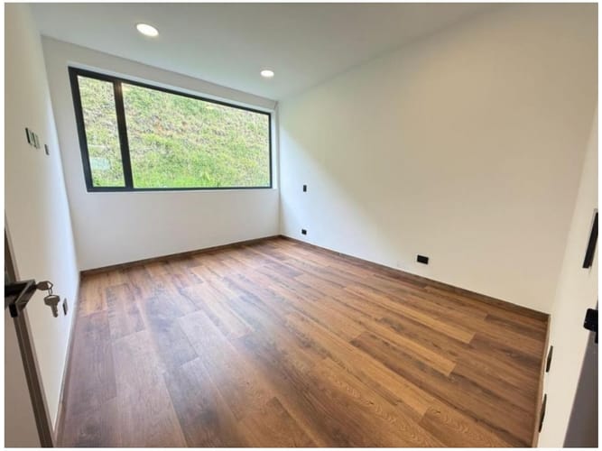 Casa de 3 alcobas en venta en Las Palmas, Envigado, 331 m² · foto 18 de 22
