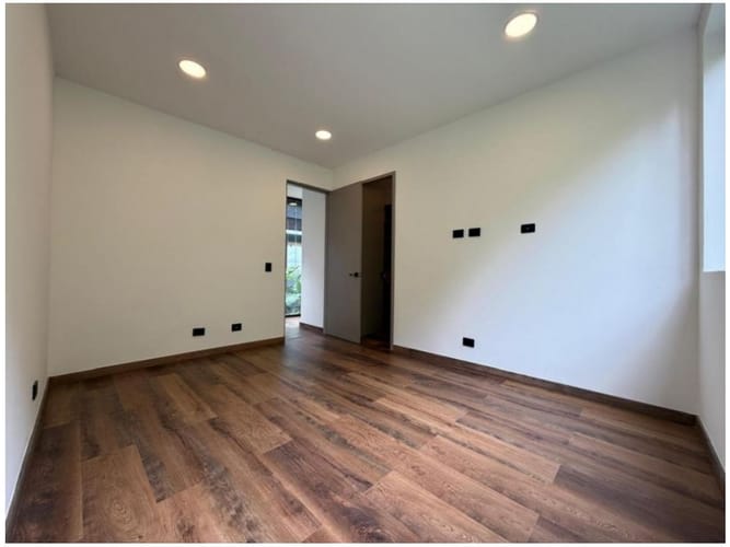 Casa de 3 alcobas en venta en Las Palmas, Envigado, 331 m² · foto 19 de 22