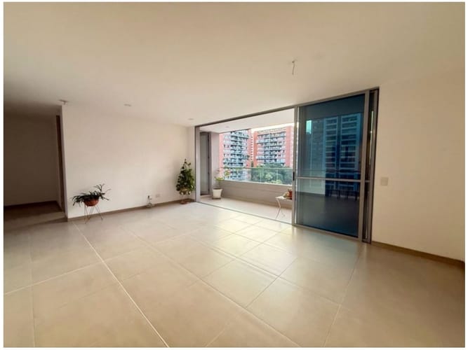 Apartamento de 3 alcobas en venta en La Visitación, Medellín, 108 m² · foto 2 de 24