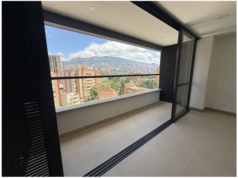 Apartamento en venta en Laureles, Medellín · foto 2 de 23