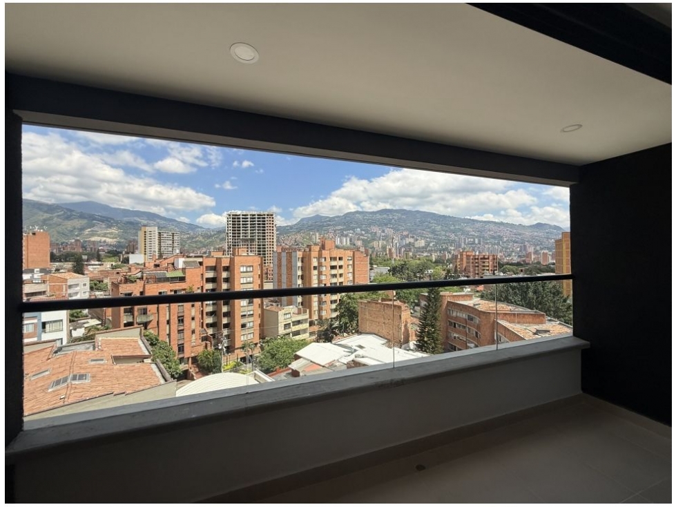 Apartamento en venta en Laureles, Medellín · foto 3 de 23