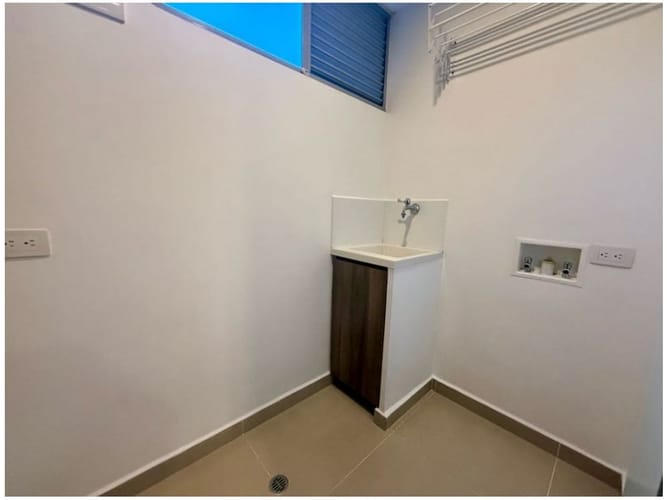 Apartamento de 3 alcobas en venta en La Visitación, Medellín, 108 m² · foto 10 de 24