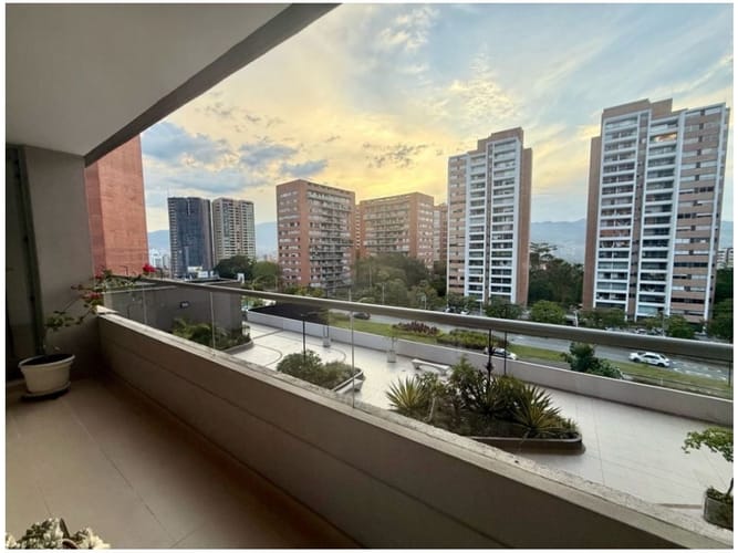 Apartamento de 3 alcobas en venta en La Visitación, Medellín, 108 m² · foto 12 de 24