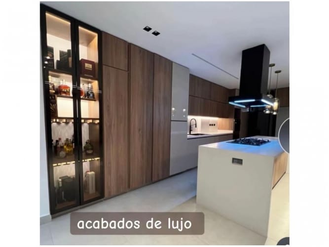 Casa de 3 alcobas en venta en Loma El Atravesado, Envigado, 215 m² · foto 4 de 24