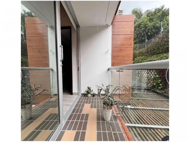 Casa de 3 alcobas en venta en Loma El Atravesado, Envigado, 215 m² · foto 5 de 24