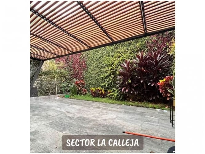 Casa de 3 alcobas en venta en Loma El Atravesado, Envigado, 215 m² · foto 9 de 24