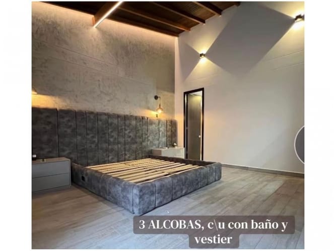 Casa de 3 alcobas en venta en Loma El Atravesado, Envigado, 215 m² · foto 11 de 24