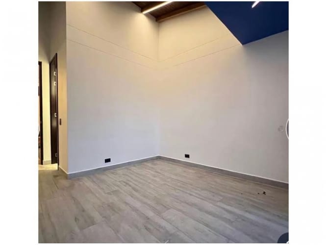 Casa de 3 alcobas en venta en Loma El Atravesado, Envigado, 215 m² · foto 14 de 24