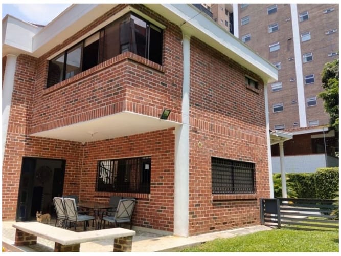 Casa de 4 alcobas en venta en Otraparte, Medellín, 369 m² · foto 3 de 10
