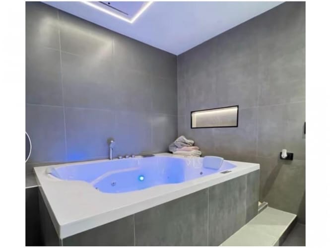Casa de 3 alcobas en venta en Loma El Atravesado, Envigado, 215 m² · foto 18 de 24