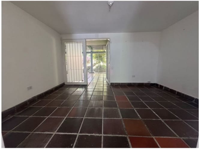 Casa en venta en Las Lomas No.1, Medellín, 680 m² · foto 2 de 18