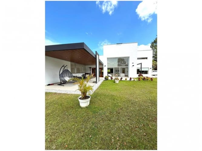 Casa de 5 alcobas en venta en Carrizales, Envigado, 495 m² · foto 17 de 21