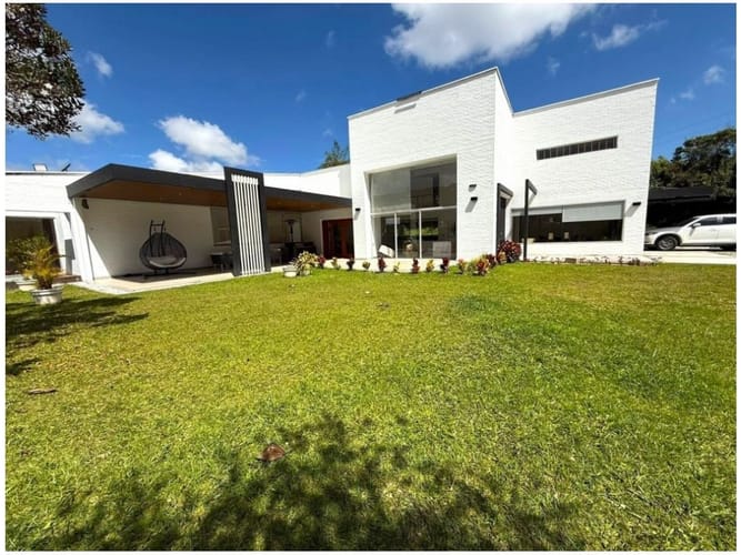Casa de 5 alcobas en venta en Carrizales, Envigado, 495 m² · foto 18 de 21