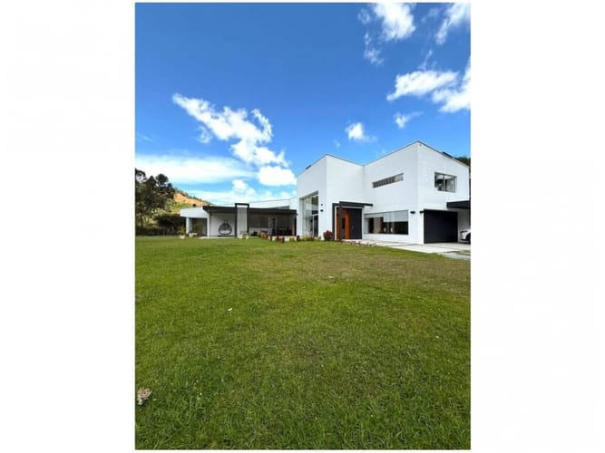 Casa de 5 alcobas en venta en Carrizales, Envigado, 495 m² · foto 20 de 21