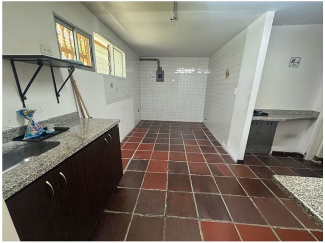Casa en venta en Las Lomas No.1, Medellín, 680 m² · foto 10 de 18