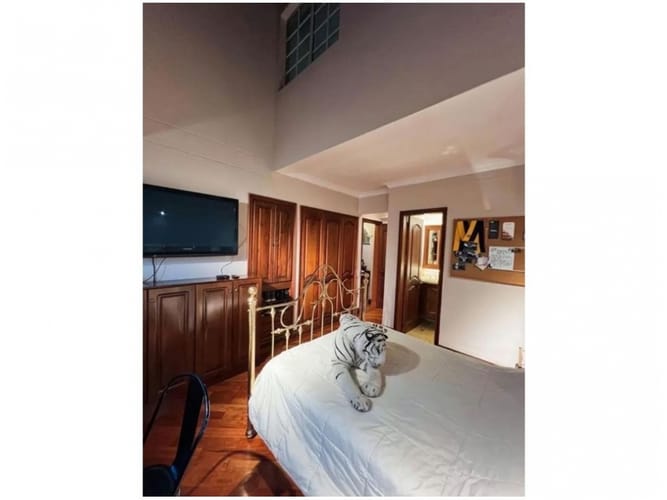 Casa de 4 alcobas en venta en Loma Del Escobero, Envigado, 390 m² · foto 4 de 19