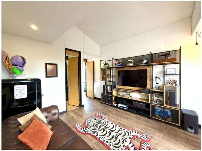 Casa de 3 alcobas en venta en Montessori, Envigado, 288 m² · foto 13 de 19