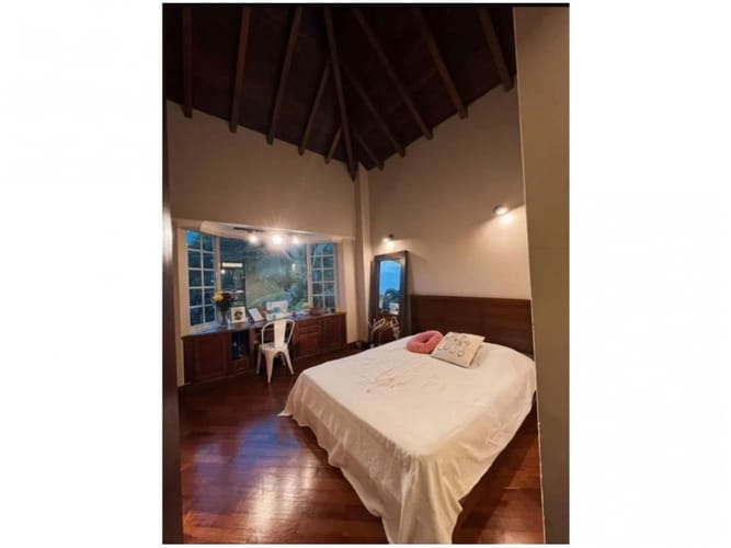 Casa de 4 alcobas en venta en Loma Del Escobero, Envigado, 390 m² · foto 7 de 19