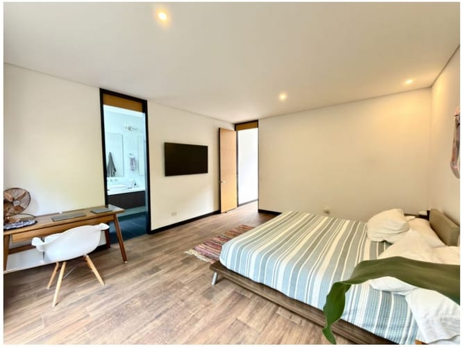 Casa de 3 alcobas en venta en Montessori, Envigado, 288 m² · foto 16 de 19