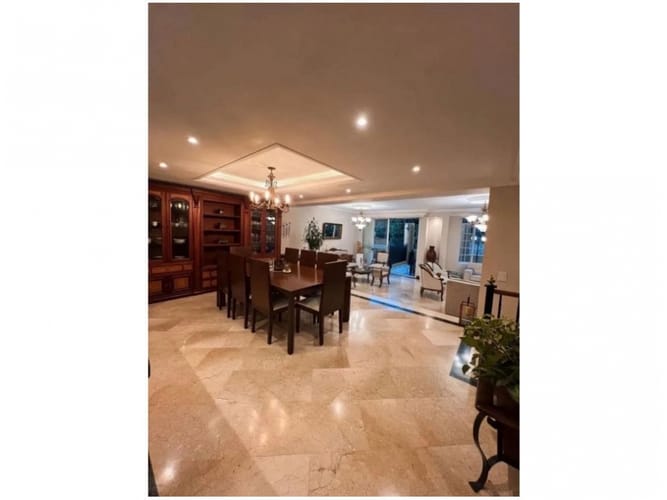 Casa de 4 alcobas en venta en Loma Del Escobero, Envigado, 390 m² · foto 14 de 19