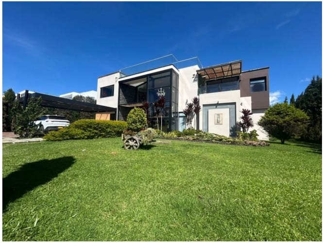 Casa de 4 alcobas en venta en Vía Las Palmas, Envigado, 436 m² · foto 3 de 10