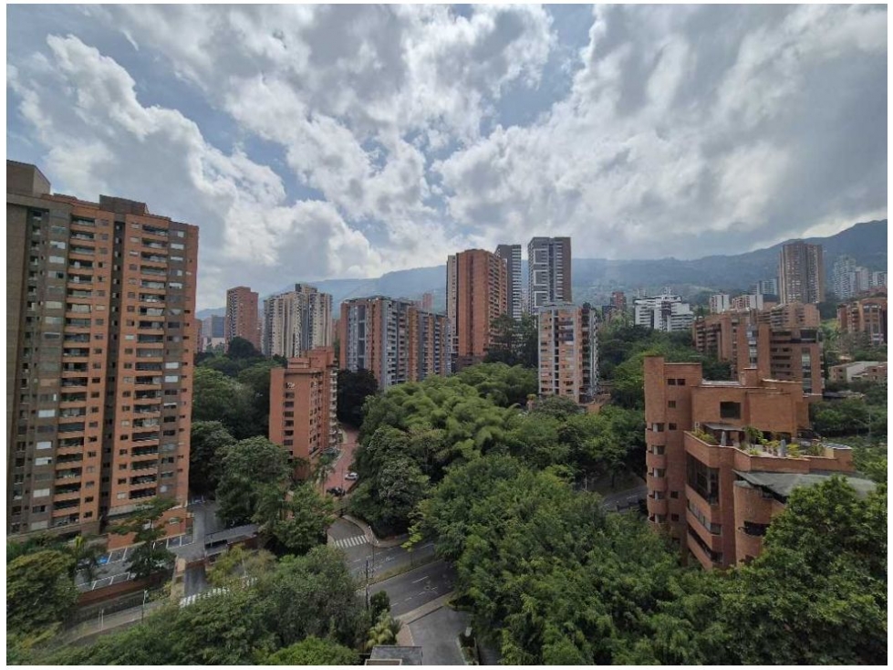 Apartamento en venta en El Poblado, Medellín · foto 2 de 22