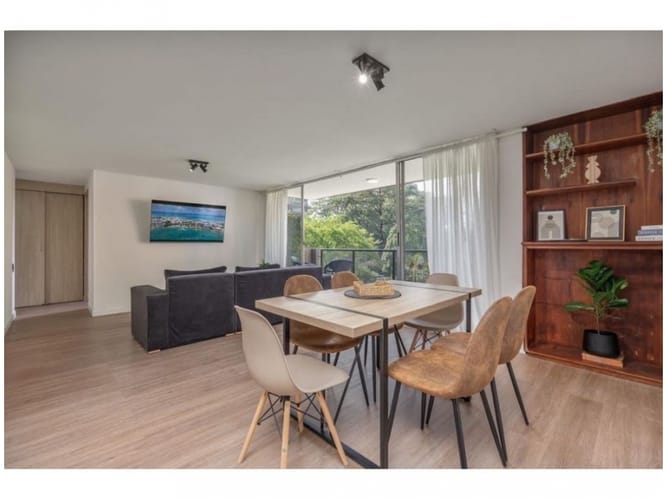 Apartaestudio en venta en El Poblado, Medellín, 101 m² · foto 5 de 16