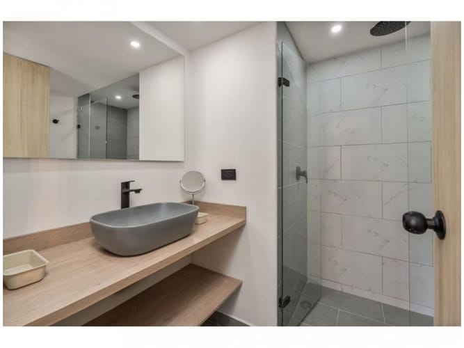 Apartaestudio en venta en El Poblado, Medellín, 101 m² · foto 14 de 16