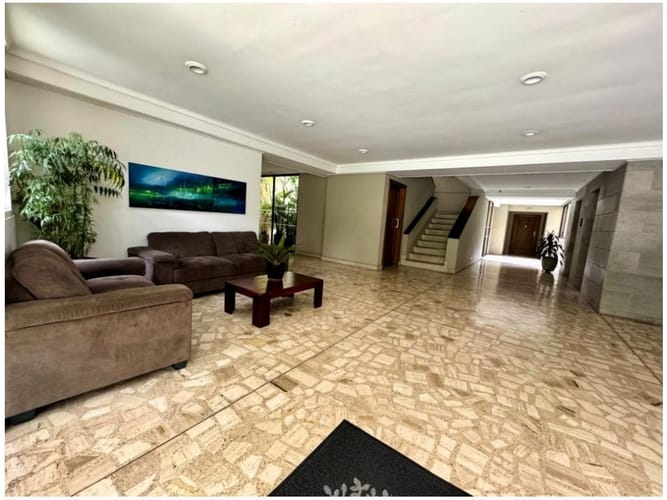 Apartamento de 4 alcobas en venta en San Lucas, Medellín, 477 m² · foto 3 de 24
