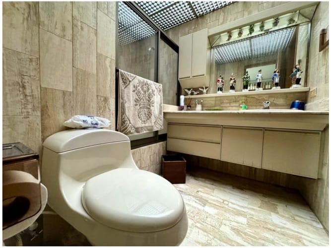 Apartamento de 4 alcobas en venta en San Lucas, Medellín, 477 m² · foto 17 de 24