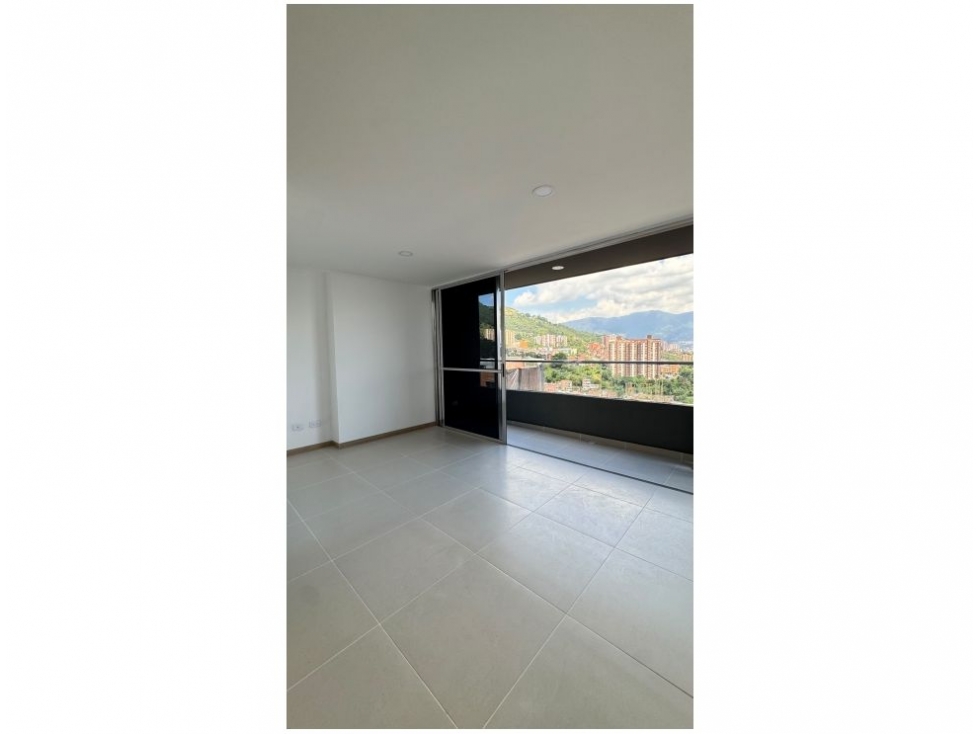 Apartamento en venta en Camino Verde, Envigado · foto 3 de 17