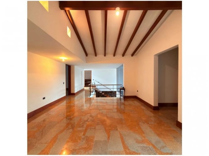 Casa de 4 alcobas en venta en Loma Del Escobero, Envigado · foto 14 de 24