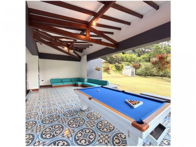 Casa de 4 alcobas en venta en Loma Del Escobero, Envigado · foto 18 de 24