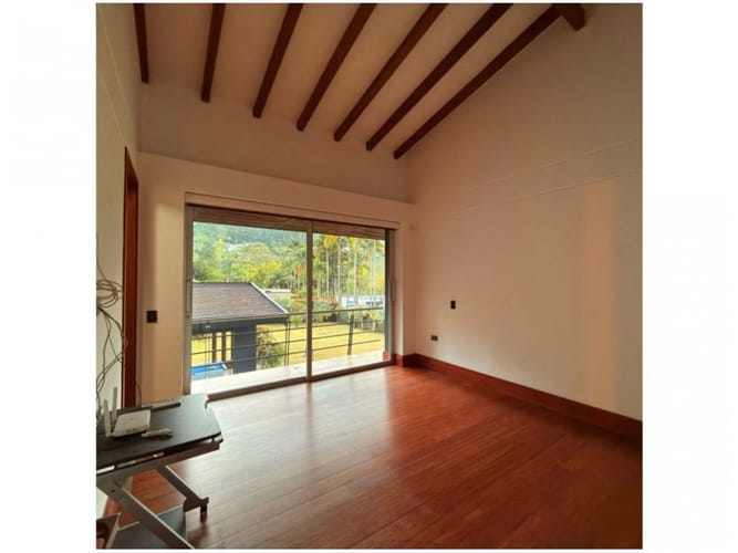 Casa de 4 alcobas en venta en Loma Del Escobero, Envigado · foto 20 de 24