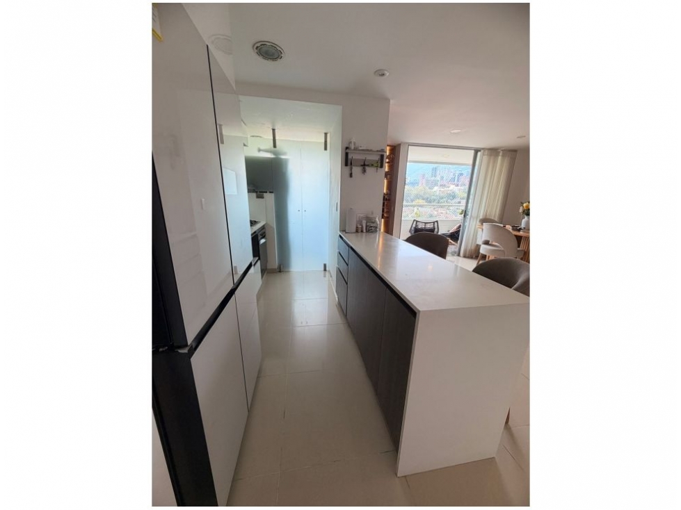 Apartamento en venta en Loma Del Esmeraldal, Envigado · foto 2 de 11