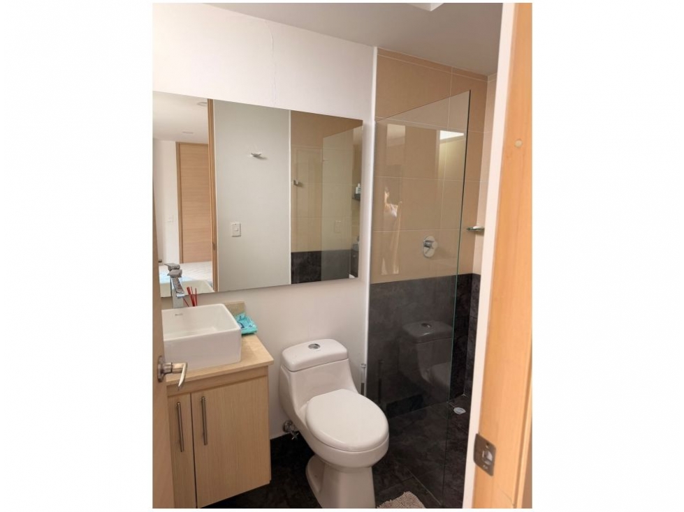 Apartamento en venta en Loma Del Esmeraldal, Envigado · foto 8 de 11
