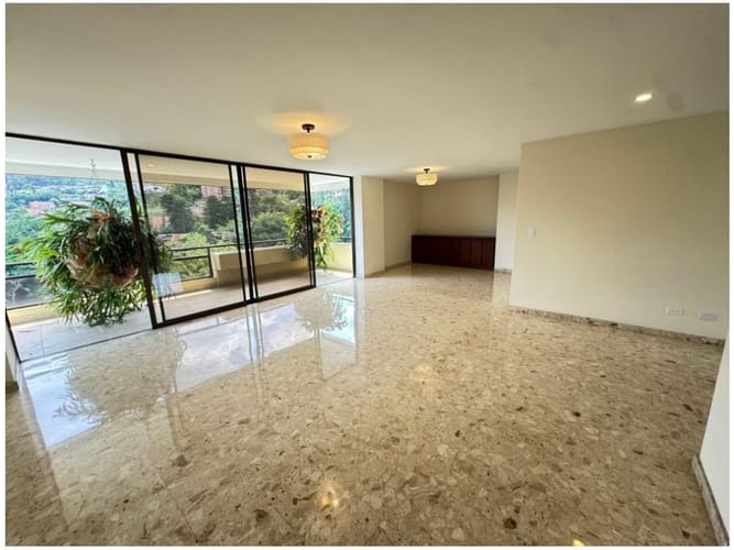 Apartamento en venta en Las Lomas No.1, Medellín · foto 2 de 24
