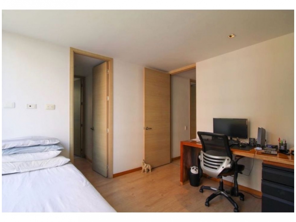 Apartamento en venta en Loma Del Esmeraldal, Envigado · foto 7 de 13