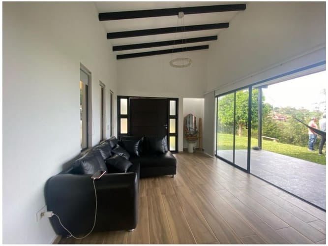 Casa de 4 alcobas en venta en La Laja, Rionegro, 208 m² · foto 6 de 24