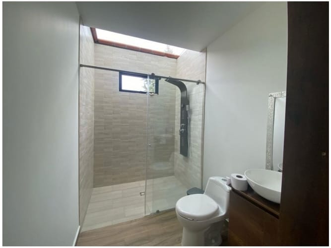 Casa de 4 alcobas en venta en La Laja, Rionegro, 208 m² · foto 15 de 24