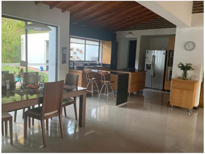 Casa de 5 alcobas en venta en La Clara, Guarne, 309 m² · foto 4 de 24