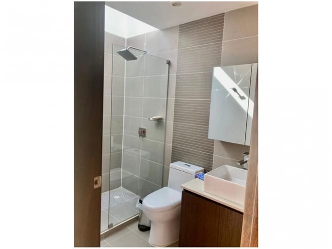 Casa de 5 alcobas en venta en La Clara, Guarne, 309 m² · foto 24 de 24