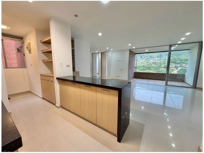 Apartamento en venta en Loma Del Chocho, Envigado · foto 5 de 11