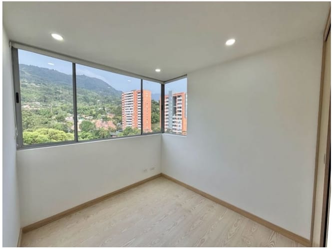 Apartamento en venta en Loma Del Chocho, Envigado · foto 7 de 11