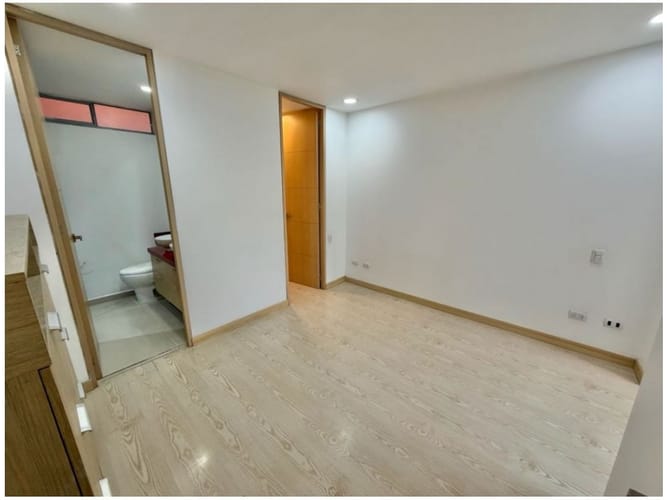 Apartamento en venta en Loma Del Chocho, Envigado · foto 8 de 11