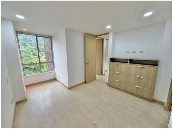 Apartamento en venta en Loma Del Chocho, Envigado · foto 9 de 11